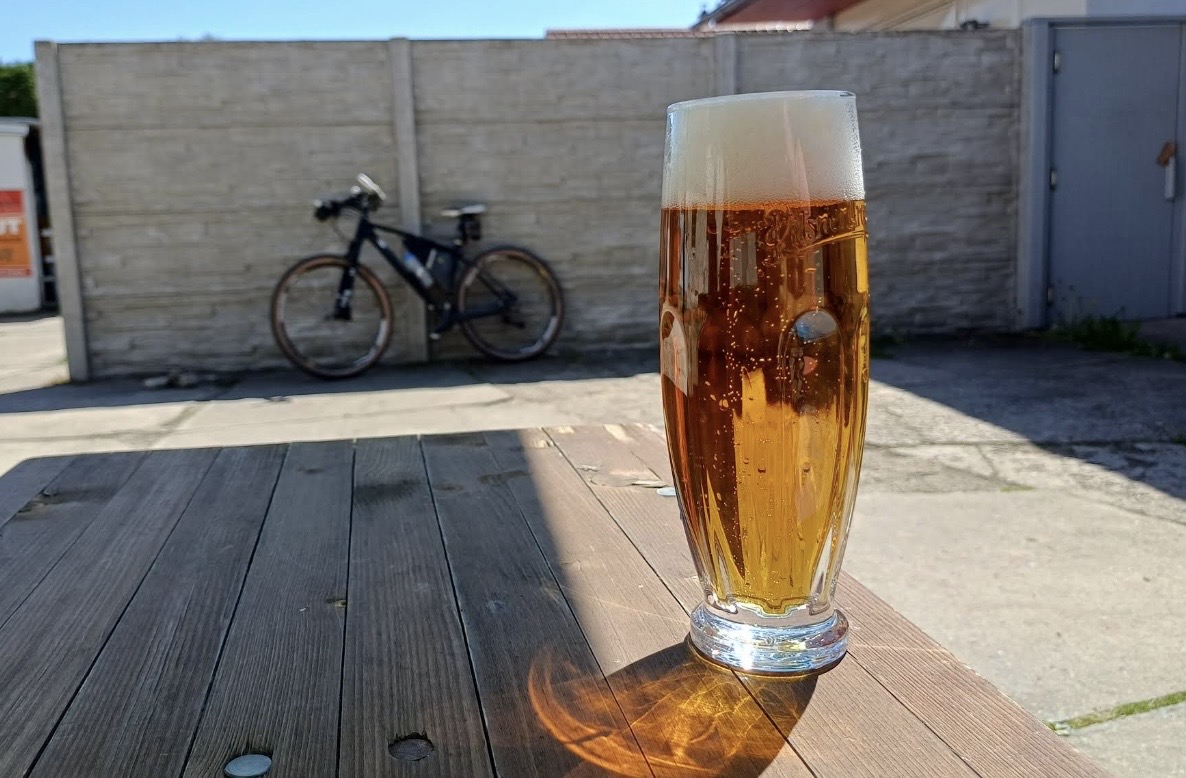 Točené pivo na zahrádce